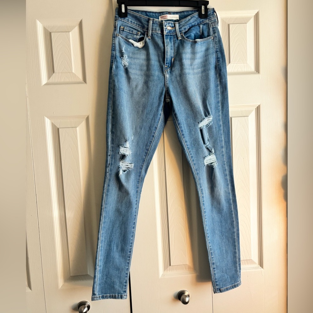 Signature Levi Strauss Pull-on-Athletic Skinny Jeans